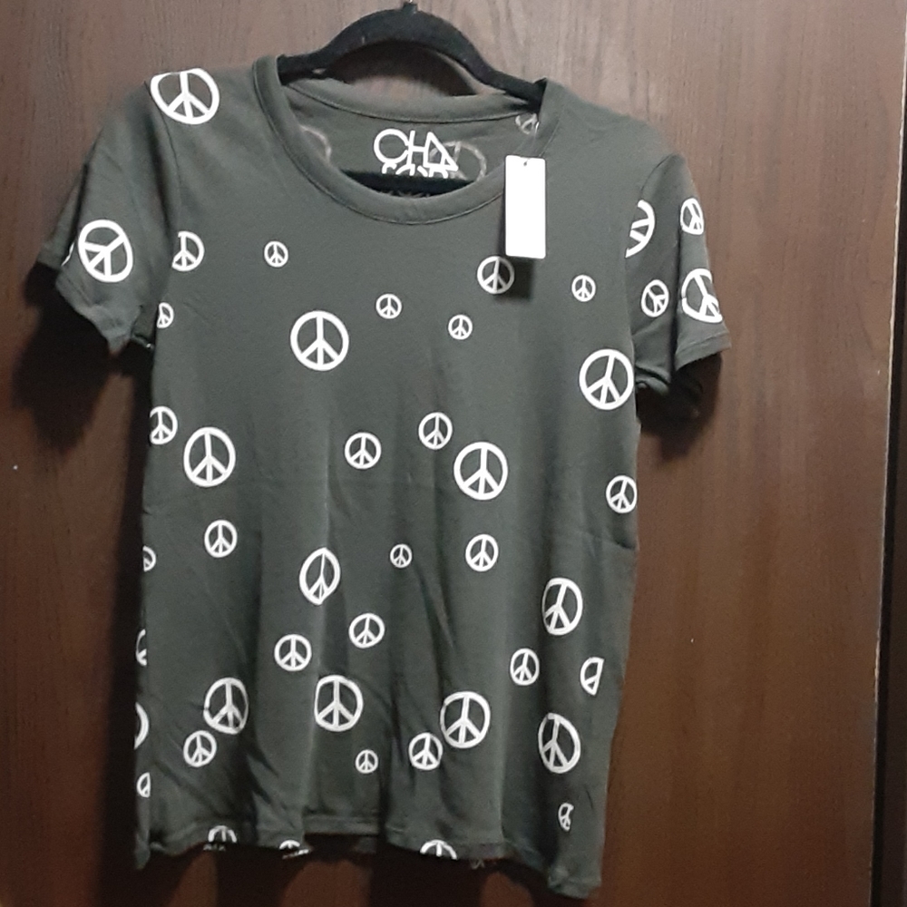 NWT Chaser peace sign tee